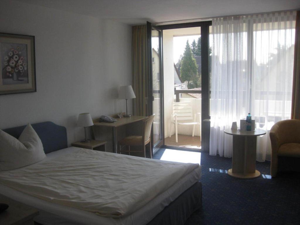 Hak Hotel Am Klostersee Sindelfingen Room photo